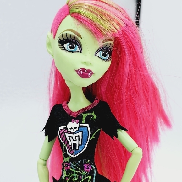 Monster High Venus McFlytrap Ghoul Spirit Doll - Picture 4 of 9